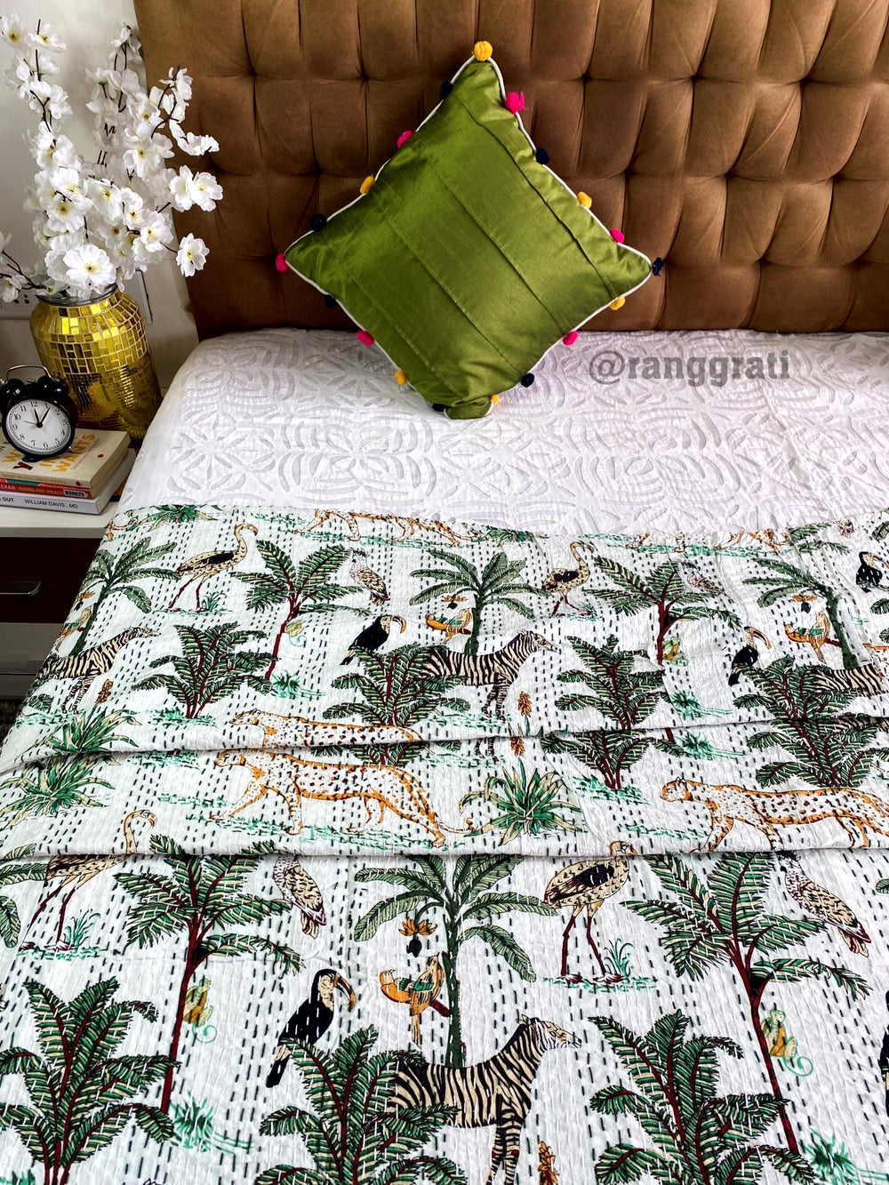 White Animal Kantha Bedcover For Double Bed King Size - Bedcover