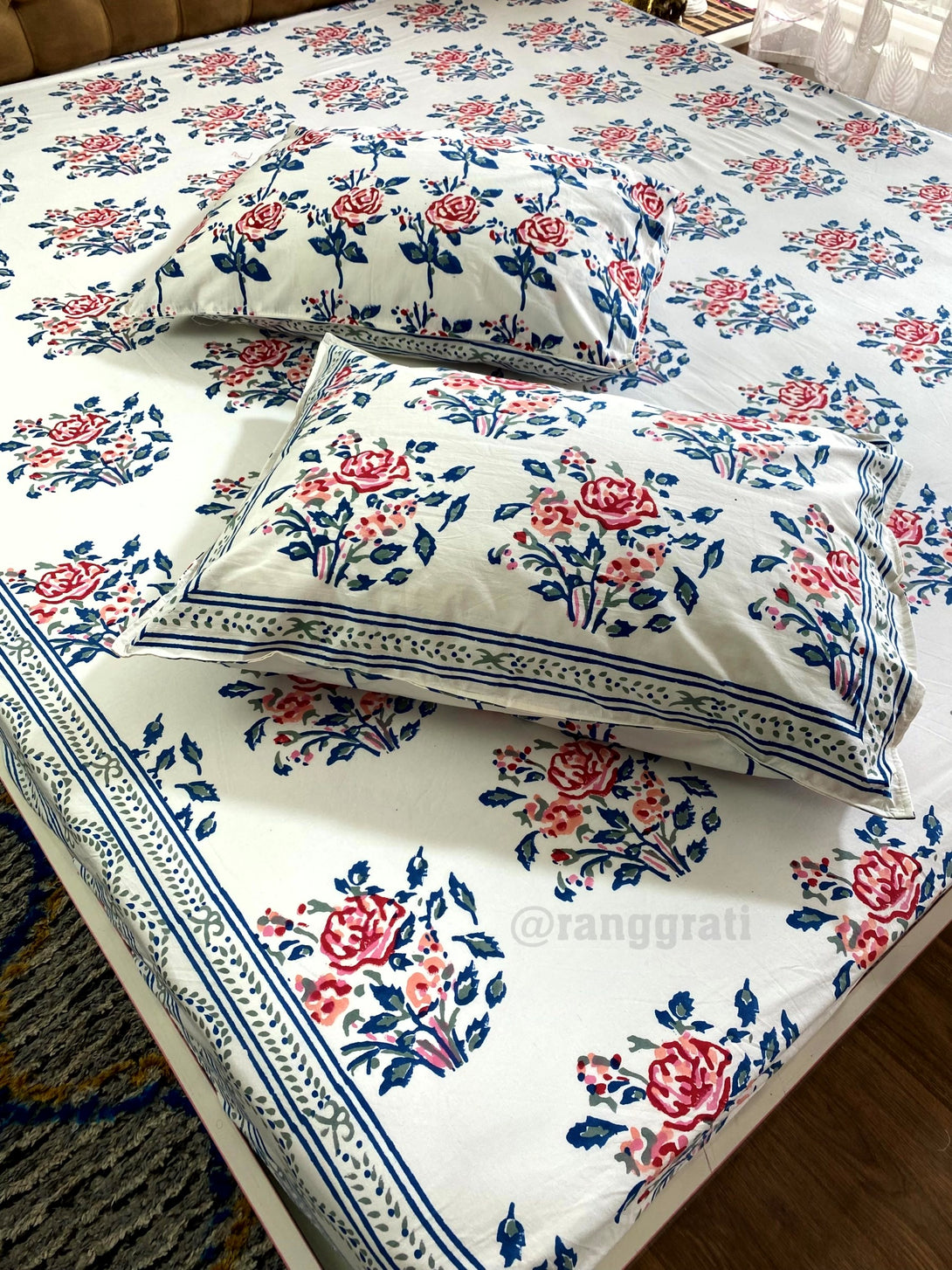 Red Rose Blue Border Cotton Elastic Fitted Bedsheet With Pillow Covers