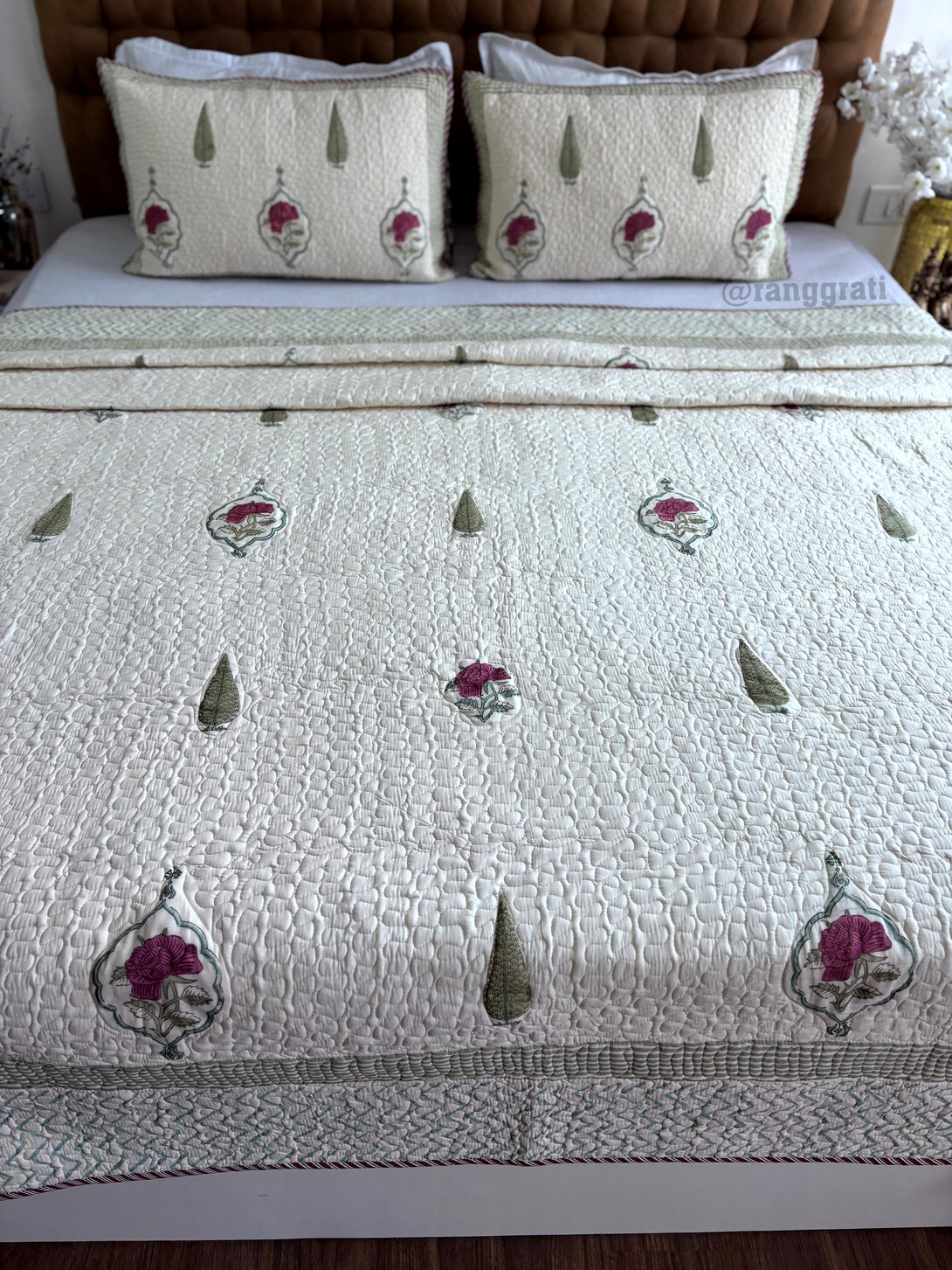 Beige Base Pink Rose Mulmul Voile Quilted Bedcover 90 X 108(King Size)