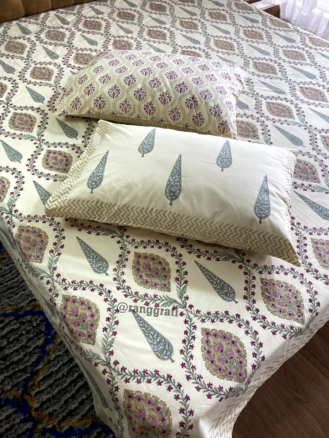 Pure Cotton Beige Jaal Floral Super King Size 250 TC Bedsheet 