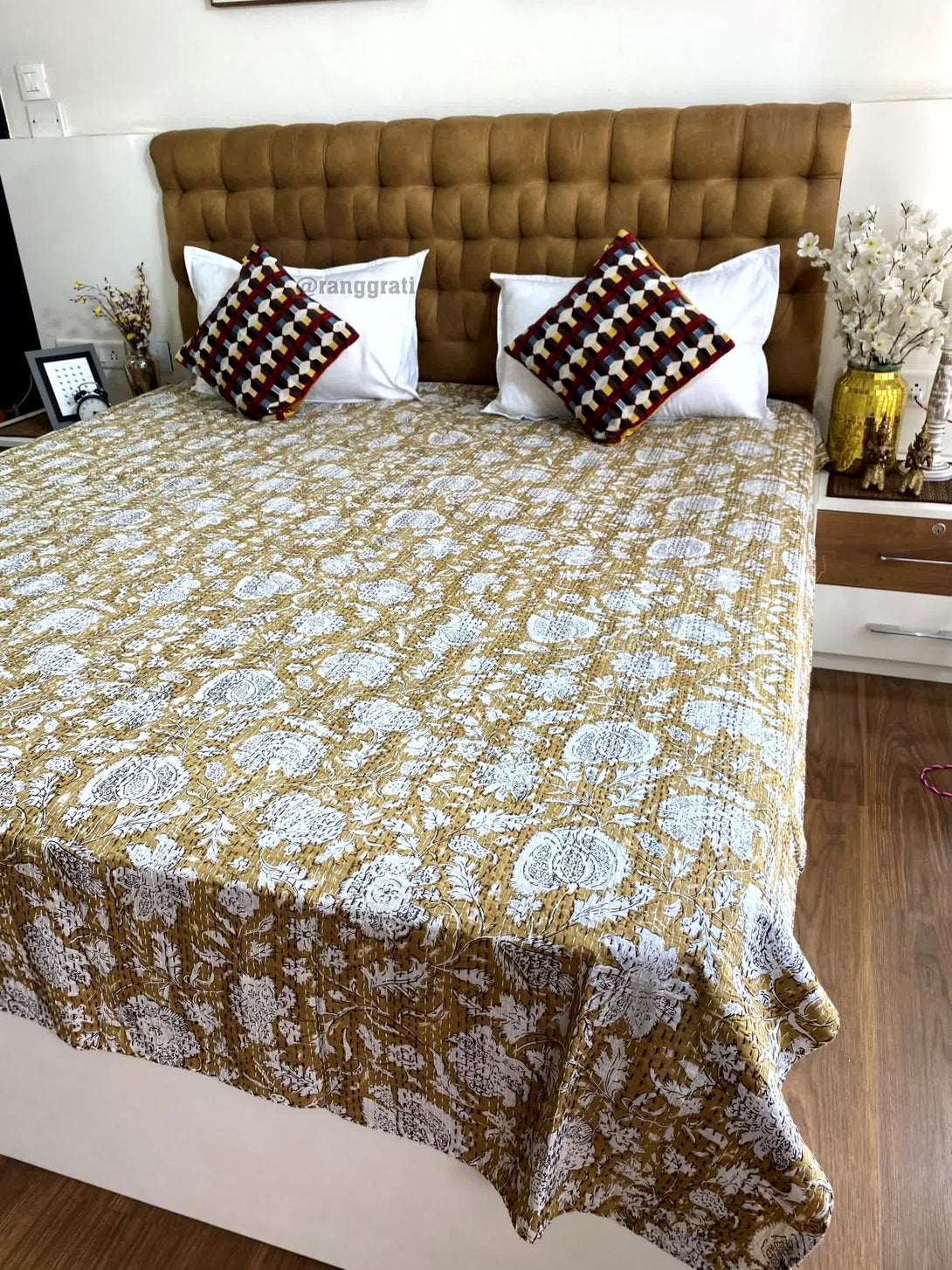 Beige White Floral Kantha Bedcover For Double Bed King Size - Bedcover