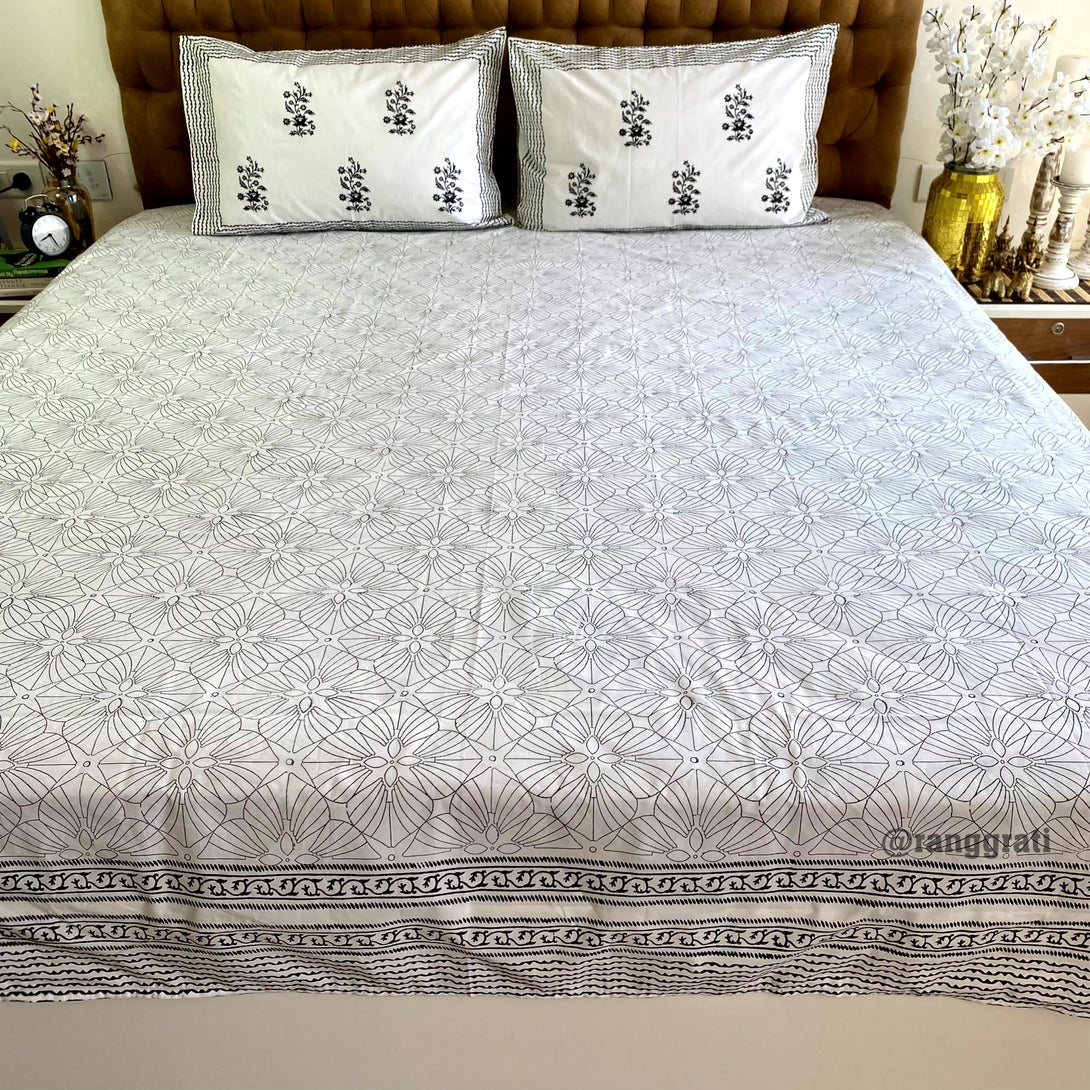 250 TC Black and White Geometric King Size Bedsheet Pure Cotton Hand Block