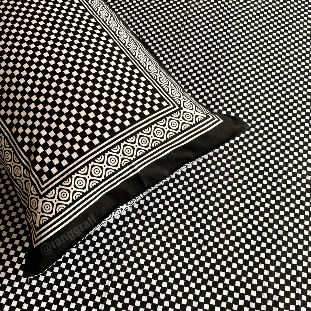 Black & White Checkered Cotton Bedsheet King Size For Double Bed - Bedsheet