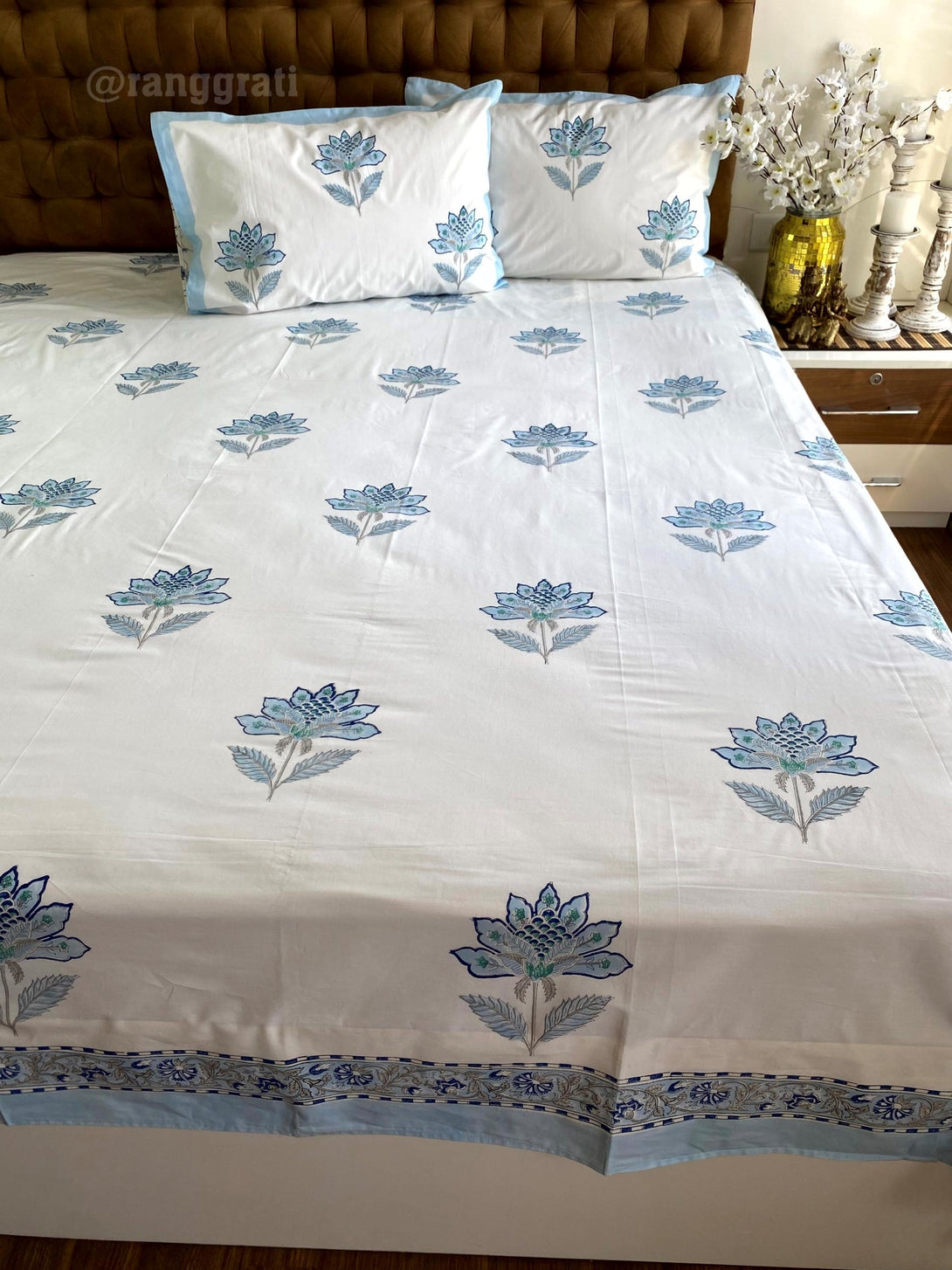 Blue Boota On White Base Size 250 TC Bedsheet Hand Block - Bedsheet
