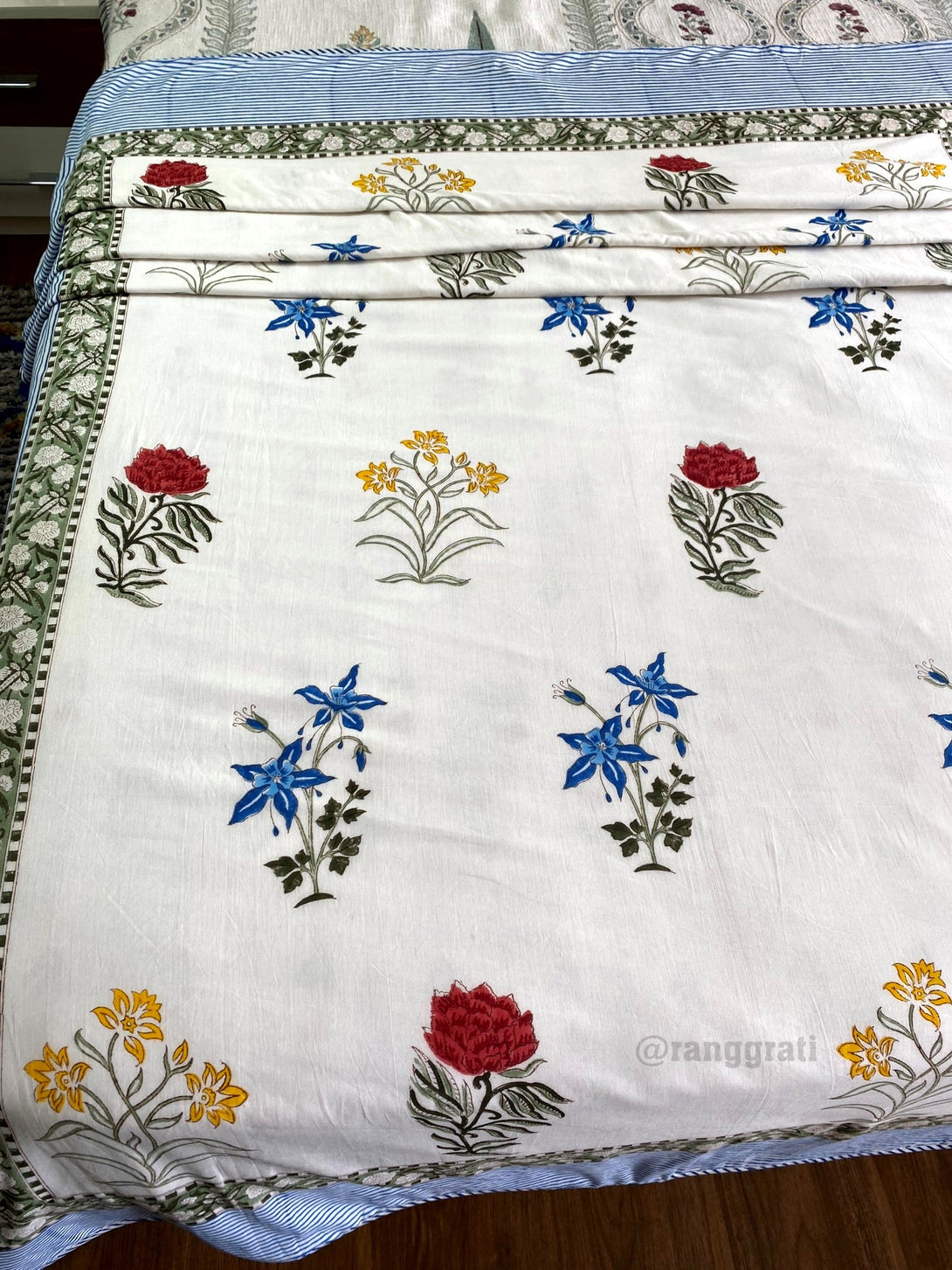 Blue Border Red Floral Dohar For Single Bed In Mulmul Cotton Reversible - Dohar