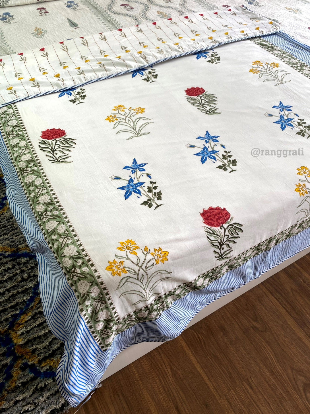 Blue Border Red Floral Dohar For Single Bed In Mulmul Cotton Reversible - Dohar
