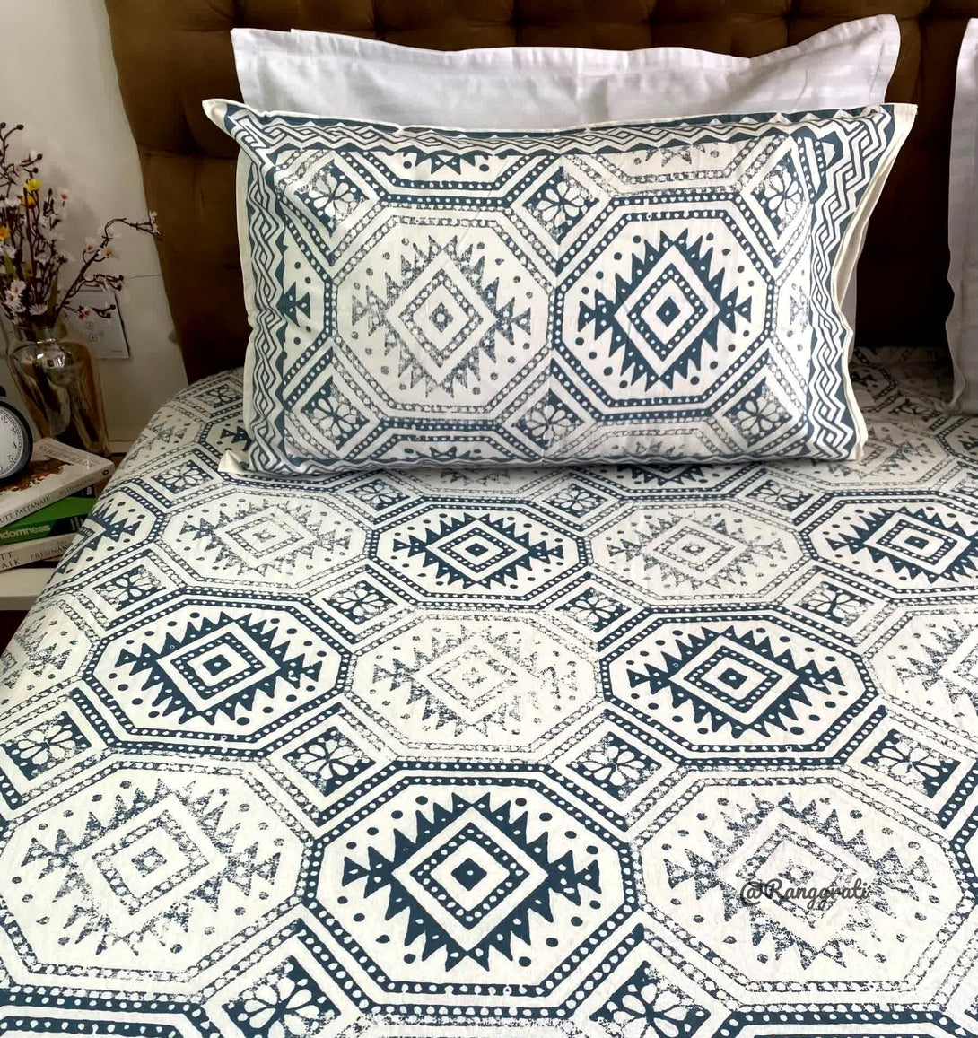 Blue Geometrical Cotton Elastic Fitted Bedsheet King Size - Bedsheet