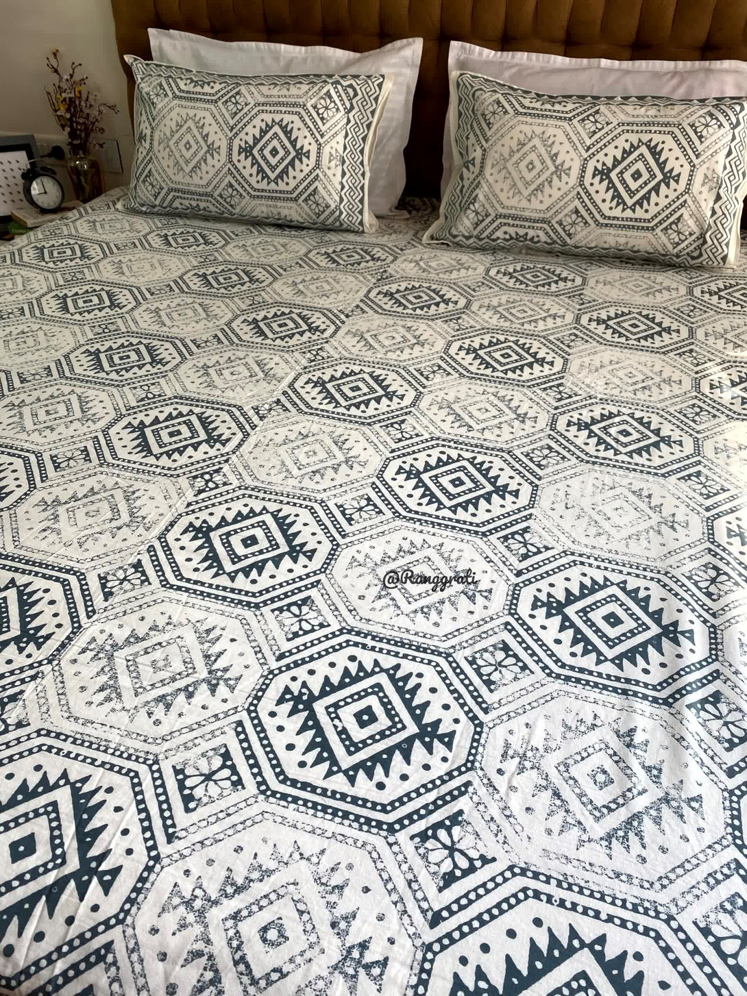 Blue Geometrical Cotton Elastic Fitted Bedsheet King Size - Bedsheet