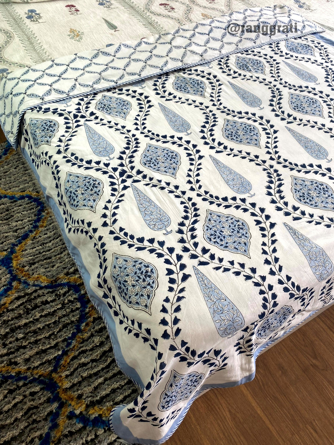 Blue Jaal Dohar For Single Bed In Mulmul Cotton Reversible - Dohar