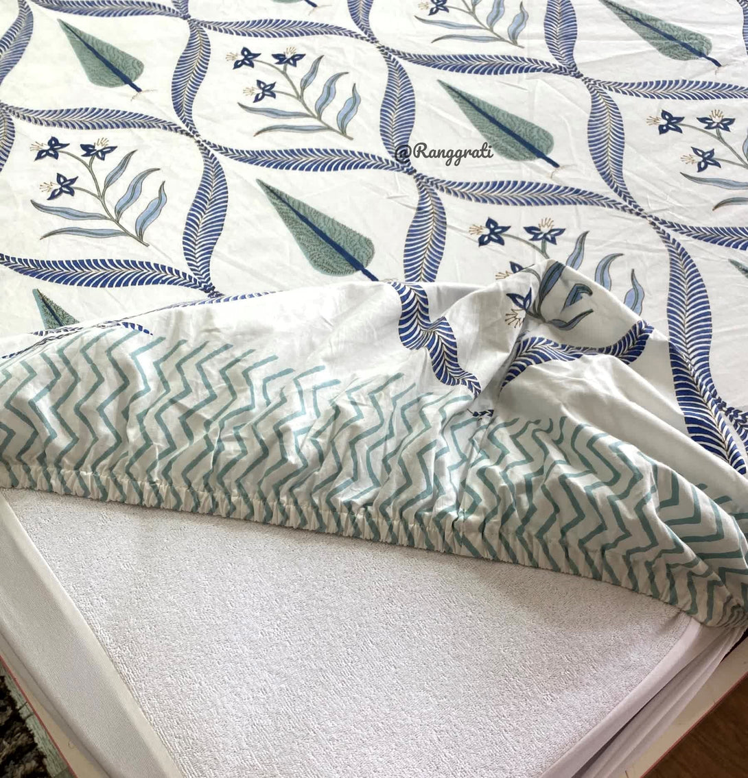 Blue Jaal Pine Cotton Elastic Fitted Bedsheet King Size Hand Block - Bedsheet