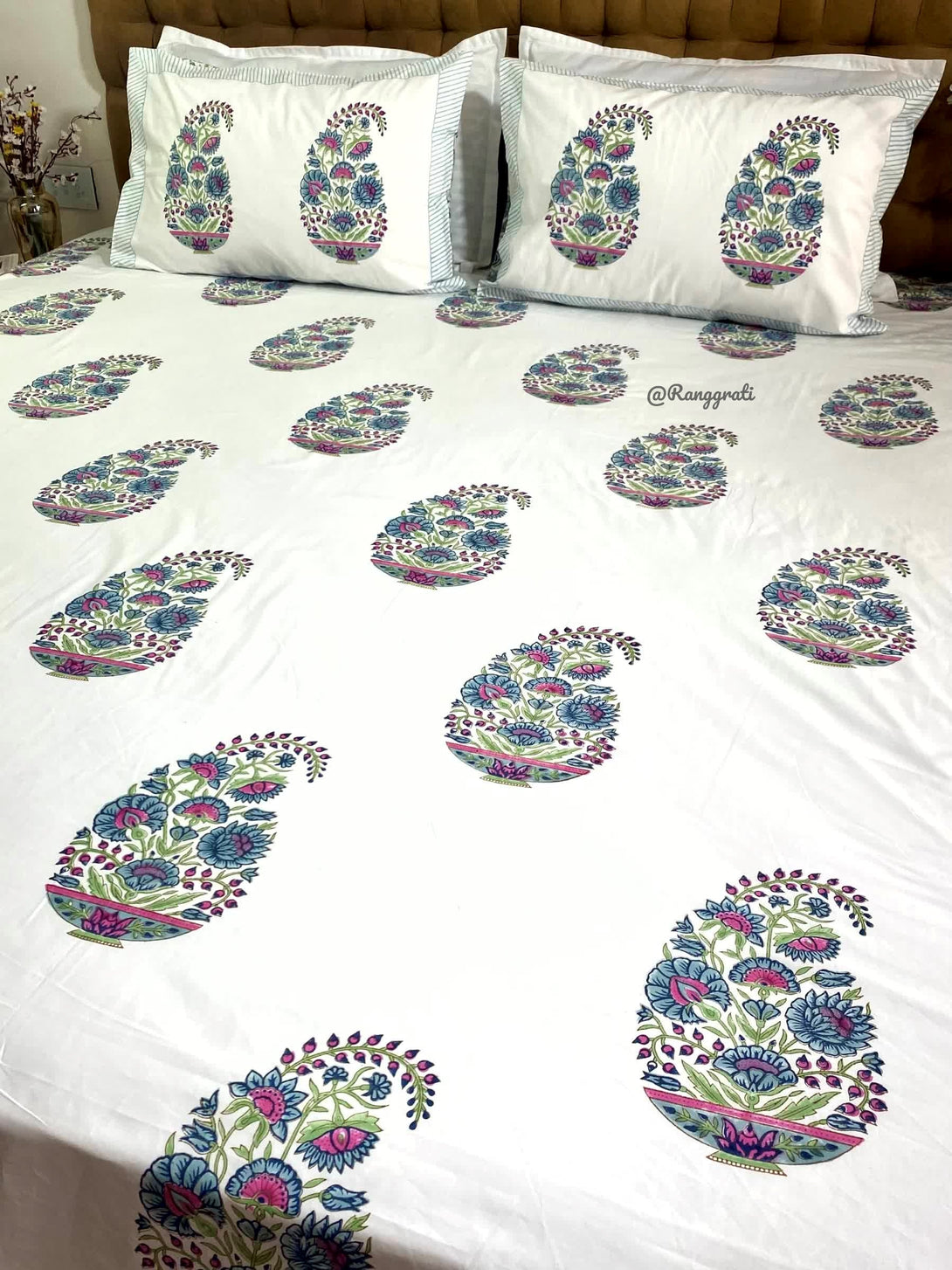 Blue Paisley Super King Size Bedsheet In Premium Cotton with 2 Pillows - Bedsheet