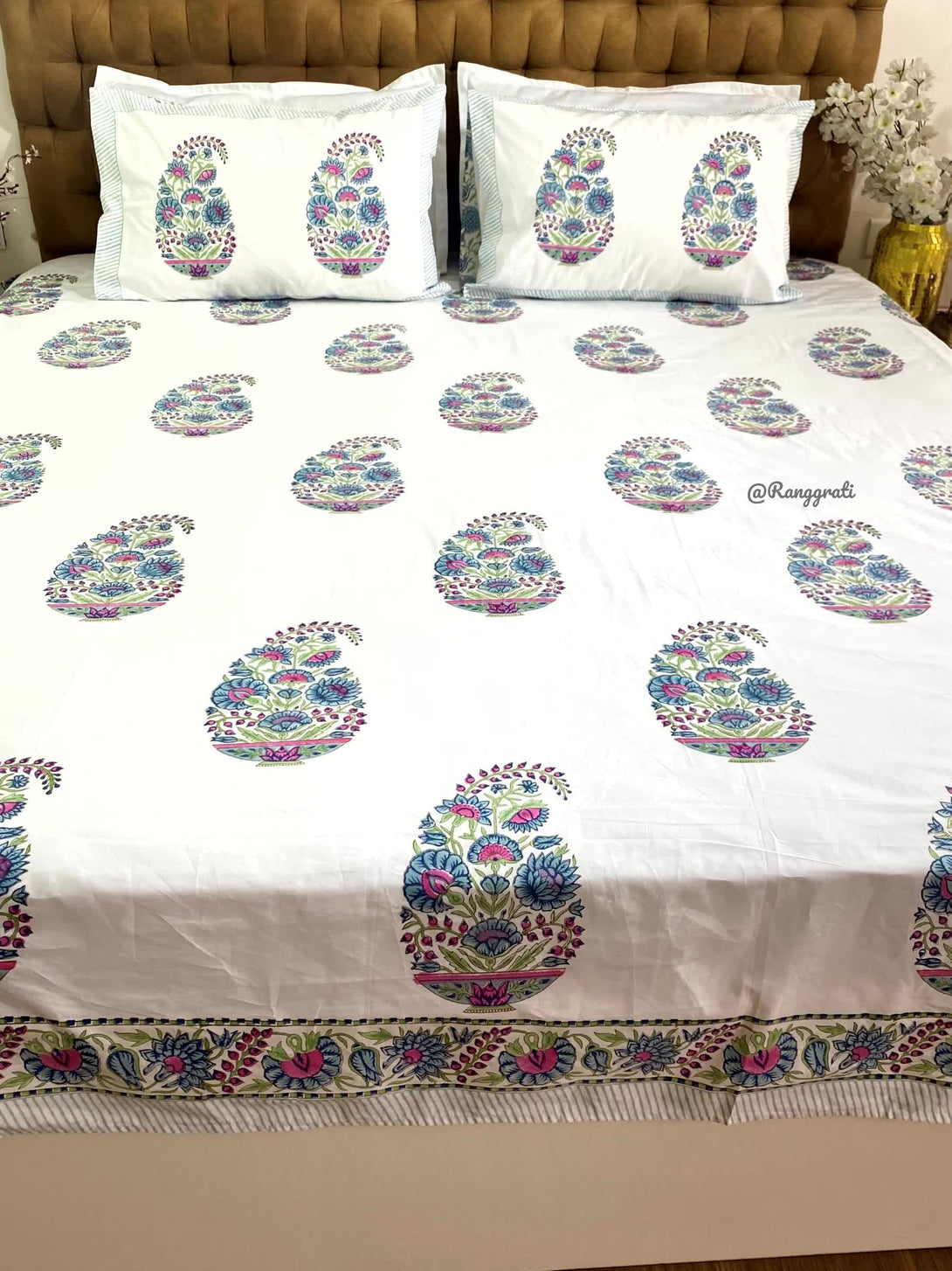 Blue Paisley Super King Size Bedsheet In Premium Cotton with 2 Pillows - Bedsheet