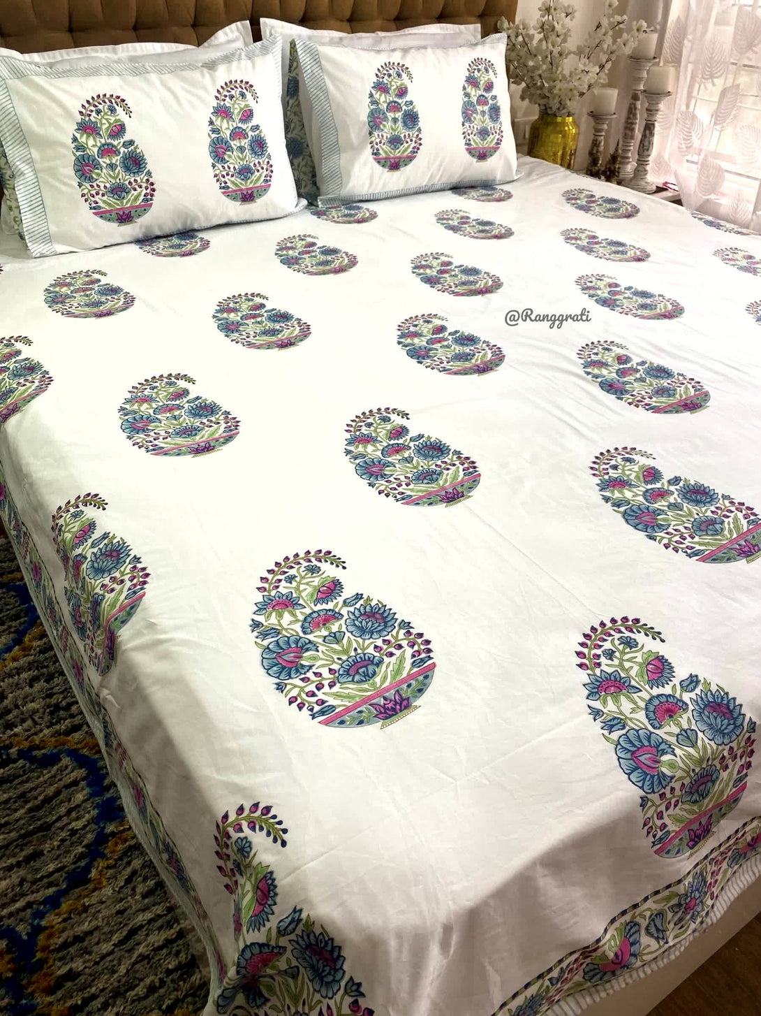 Blue Paisley Super King Size Bedsheet In Premium Cotton with 2 Pillows - Bedsheet