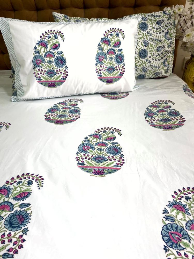 Blue Paisley Super King Size Bedsheet In Premium Cotton with 2 Pillows - Bedsheet