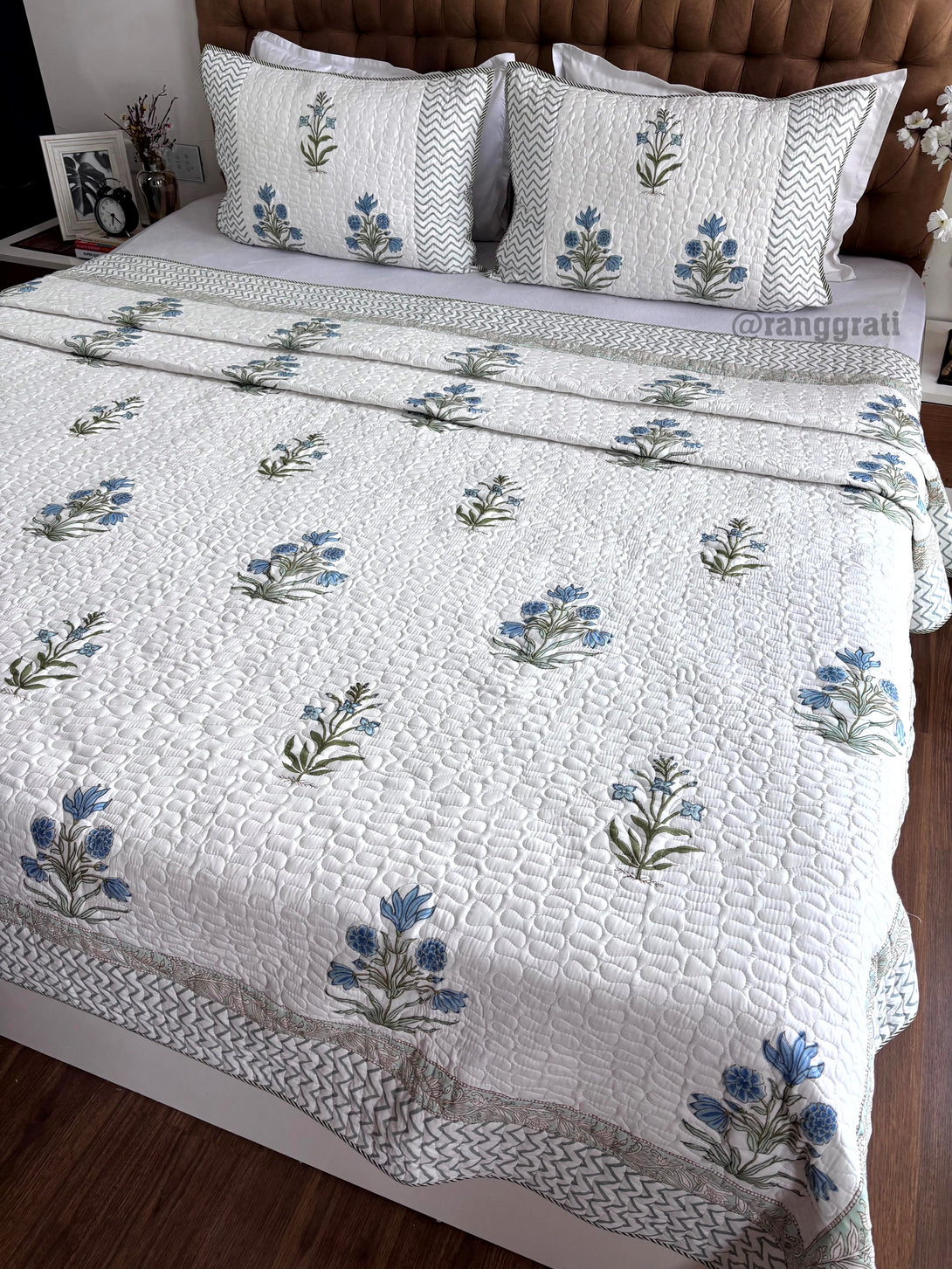 Blue Zinnia Floral Mulmul Voile King Size Quilted Bedcover 