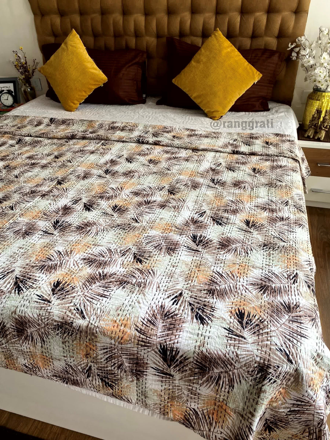 Brown Golden Abstract Kantha Bedcover For Double Bed King Size - Bedcover