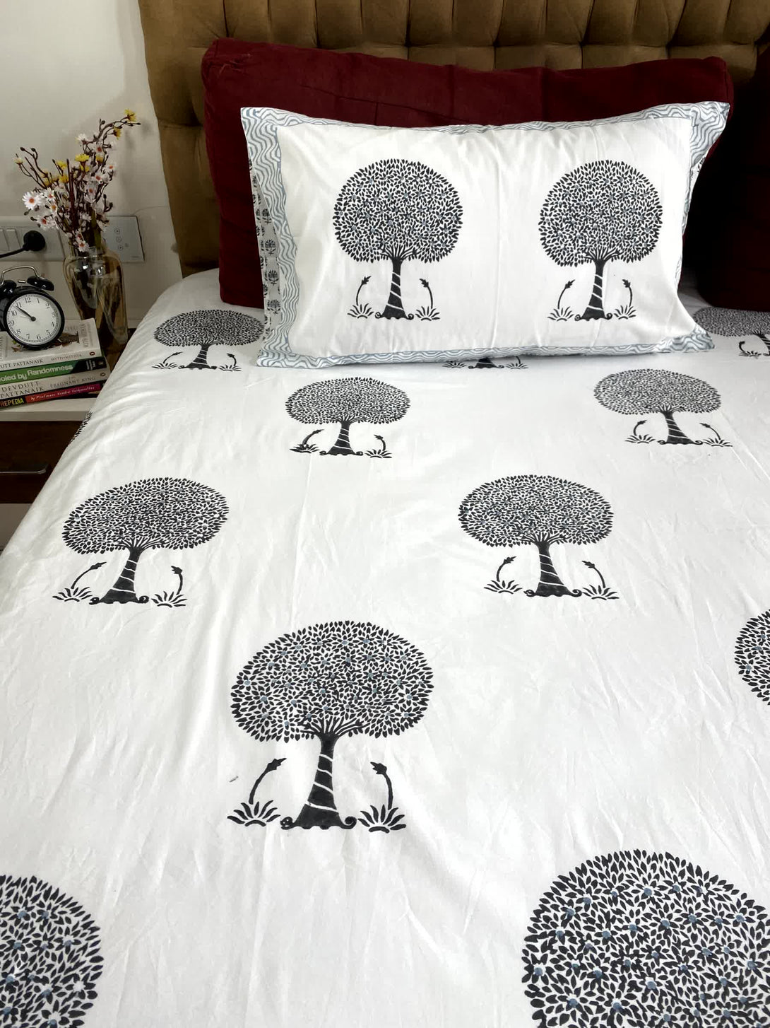 Charcoal Black Cotton 250 TC Elastic Fitted Bedsheet King Size - Bedsheet