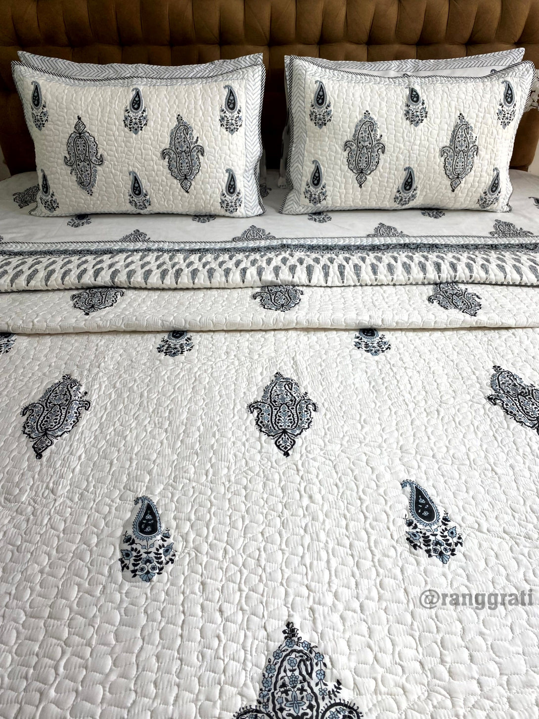 Charcoal Grey Paisley Bedsheet With Matching Quilted Bedcover Set