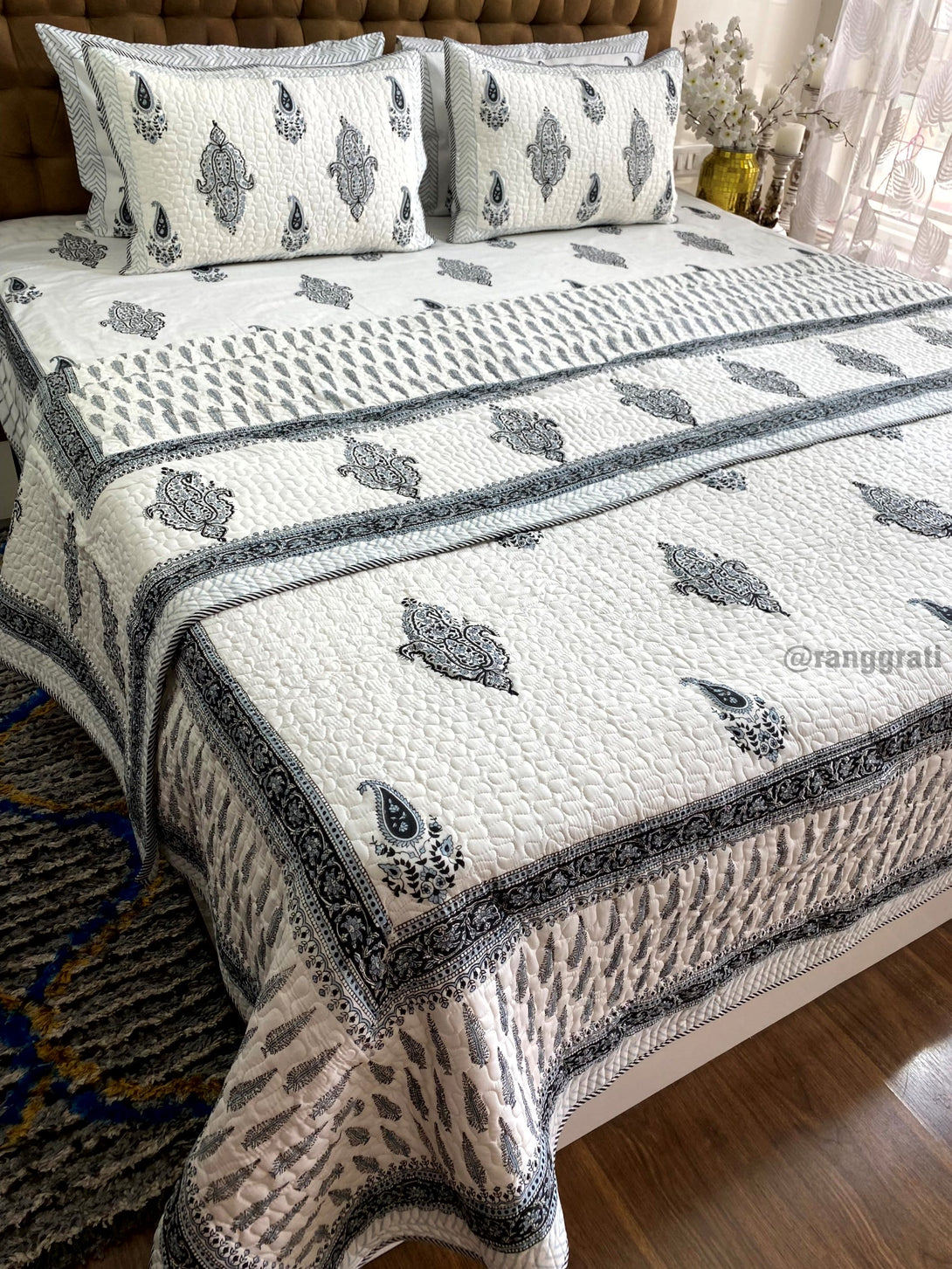 Premium Paisley Bedsheet & Quilt Set – Charcoal Grey Reversible