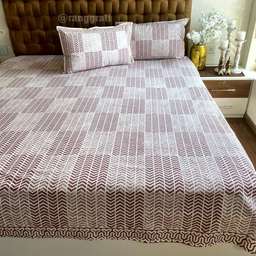 Dusty Rose Geometric Jaipuri Cotton Bedsheet King Size For Double Bed - Bedsheet