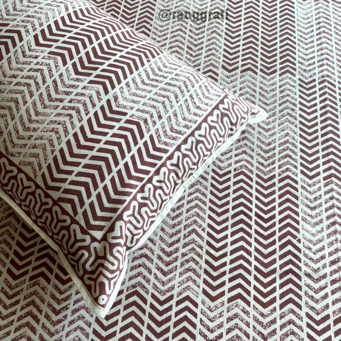 Dusty Rose Geometric Jaipuri Cotton Bedsheet King Size For Double Bed - Bedsheet