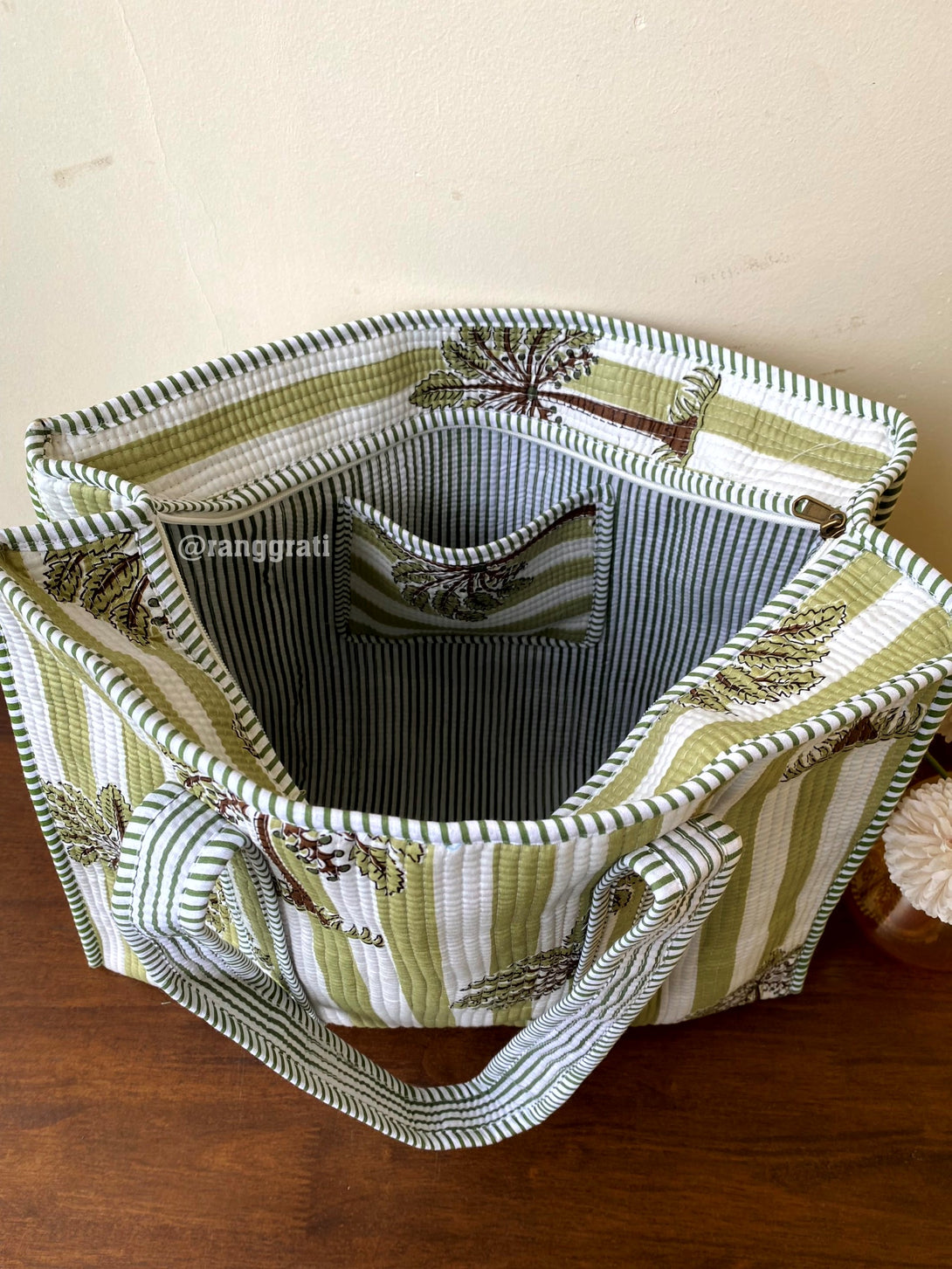 Green Coconut Tree Tote Bag Quilted In Cotton With Zip