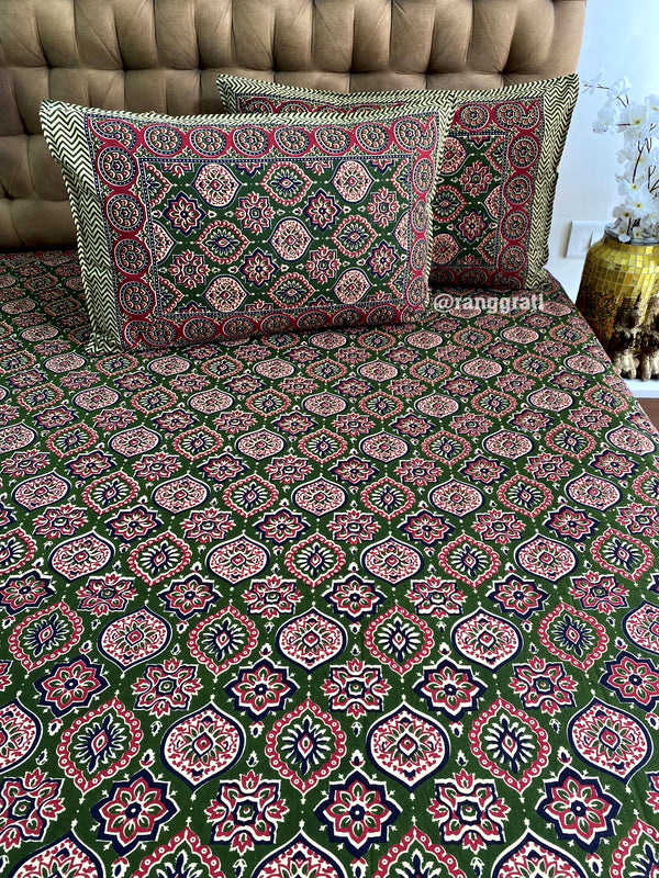 Dark Green Geometric Jaipuri Cotton Bedsheet King Size