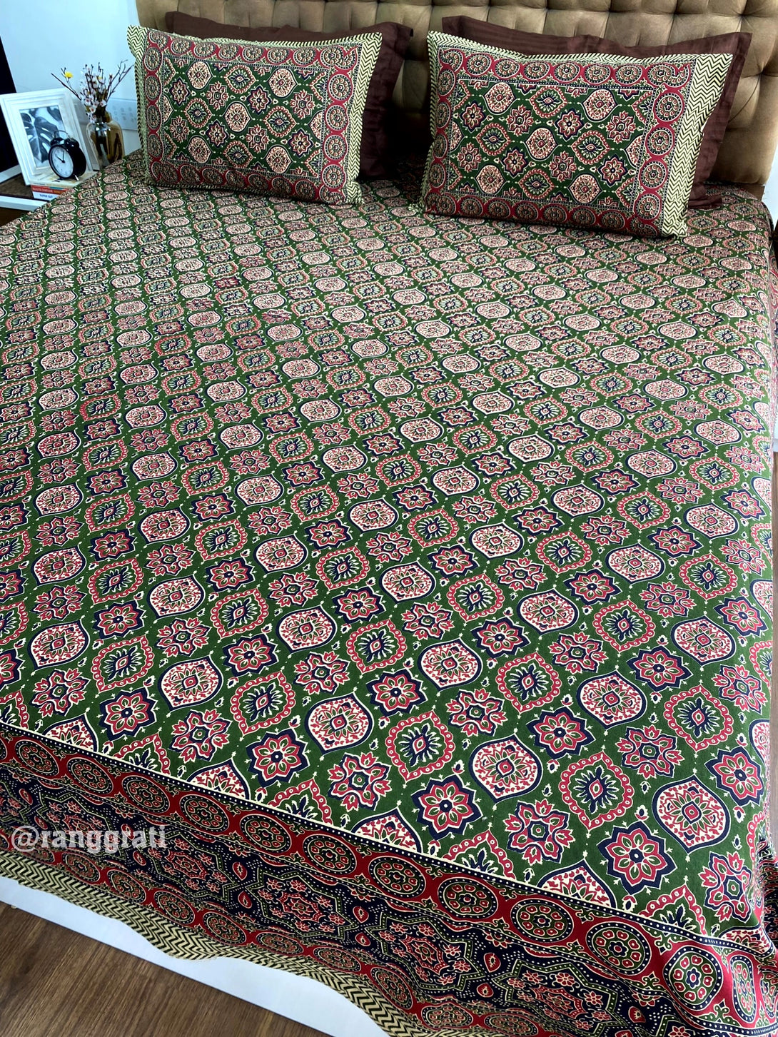 Jaipuri Cotton Dark Green Geometric Bedsheet King Size
