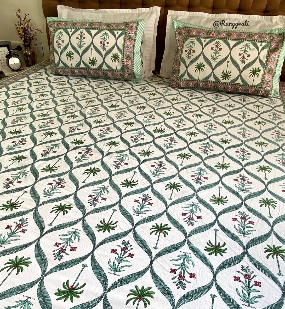 Green Jaal Floral Cotton Elastic Fitted Bedsheet King Size - Bedsheet