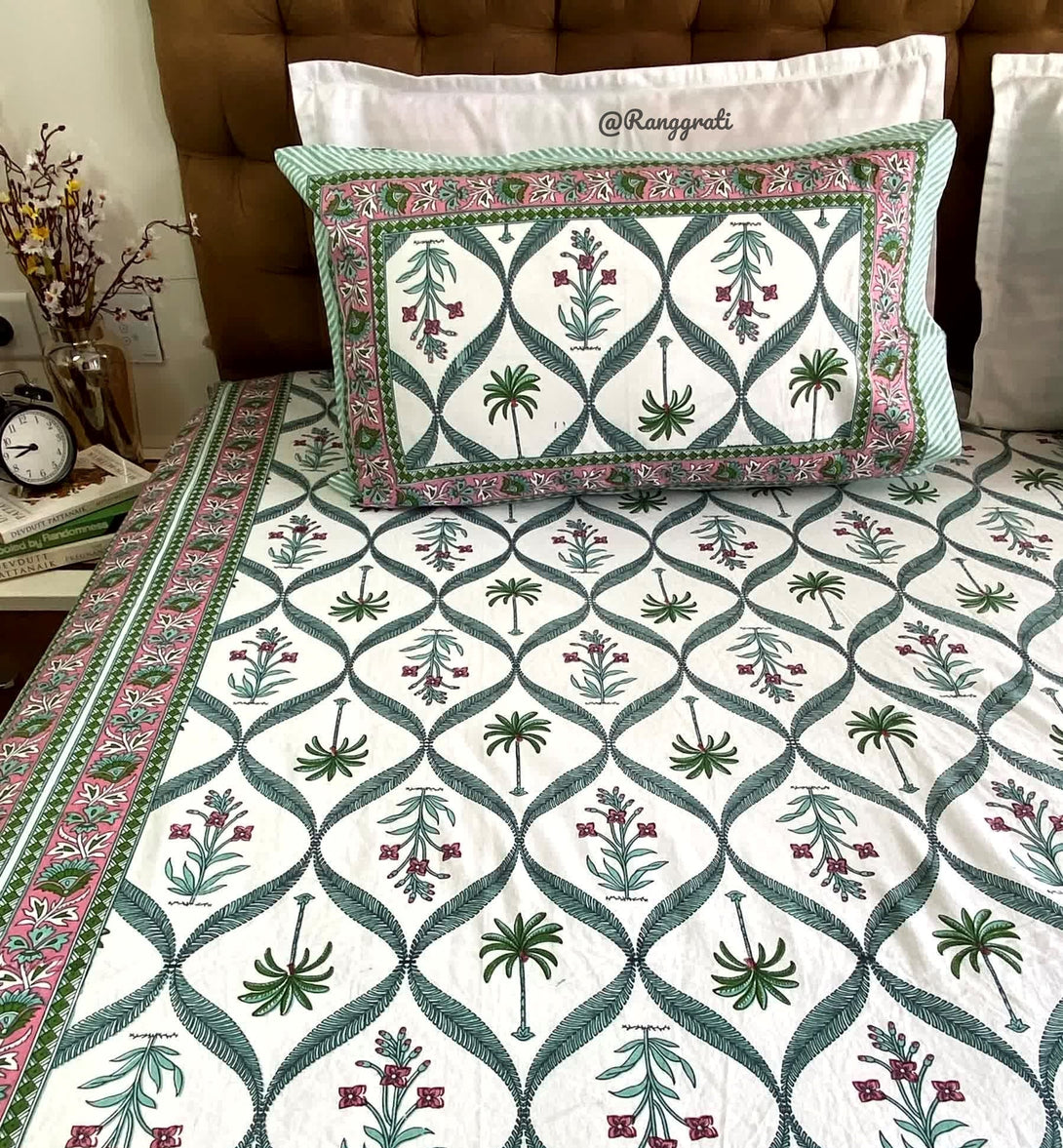 Green Jaal Floral Cotton Elastic Fitted Bedsheet King Size - Bedsheet