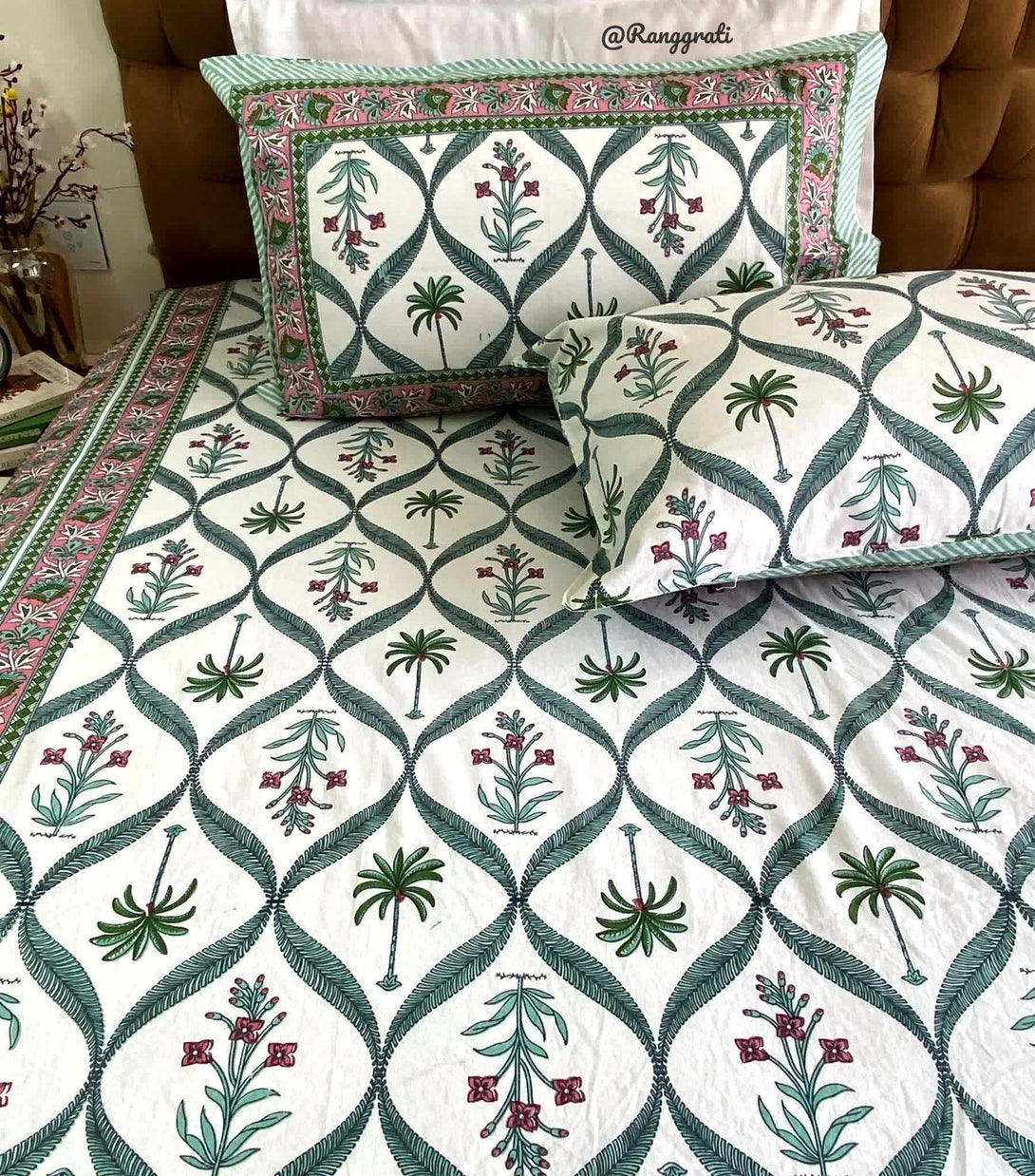 Green Jaal Floral Cotton Elastic Fitted Bedsheet King Size - Bedsheet
