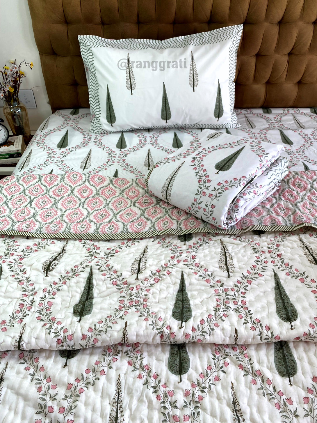 Green Pine Jaal Bedsheet With Matching Pure Cotton Razai / Quilt