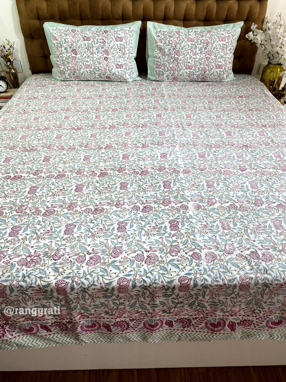 250 TC Green Border Red Pomegranate Cotton Bedsheet Hand Block Super King Size