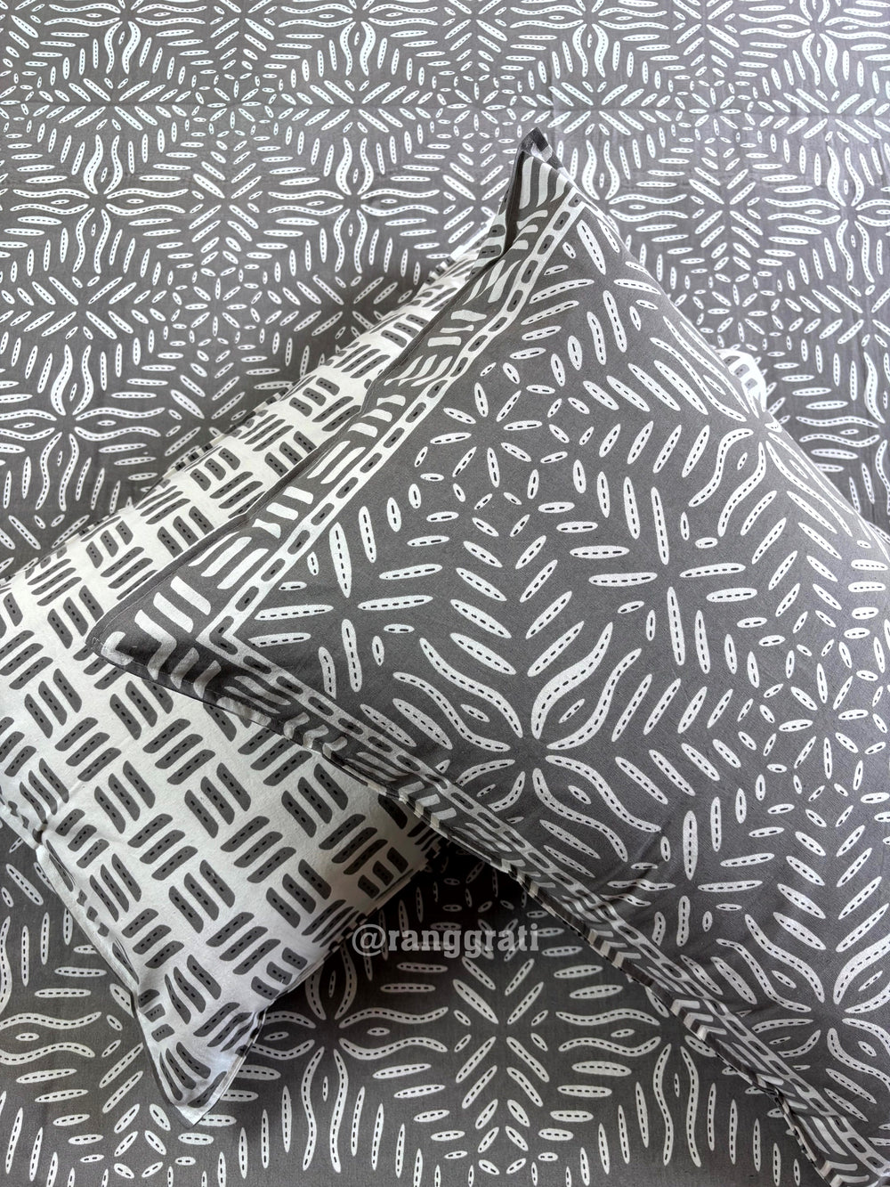 Grey Abstract Jaipuri Cotton Bedsheet Super King Size With Pillow Covers