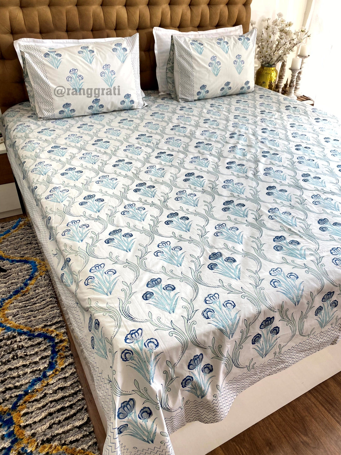 Grey Base Blue Floral King Size Bedsheet With Matching Razai / Quilt In Cotton - Bedding Set