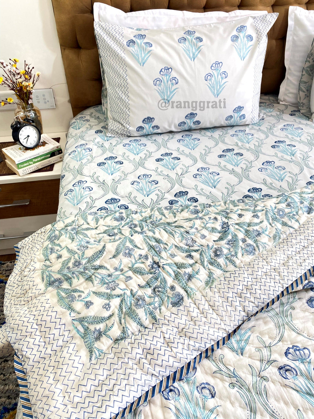 Grey Base Blue Floral King Size Bedsheet With Matching Razai / Quilt In Cotton - Bedding Set