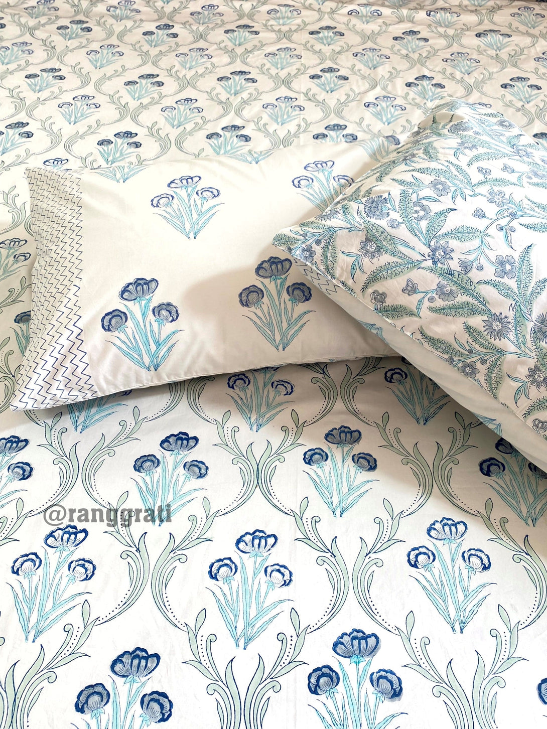 Grey Base Blue Floral King Size Bedsheet With Matching Razai / Quilt In Cotton - Bedding Set