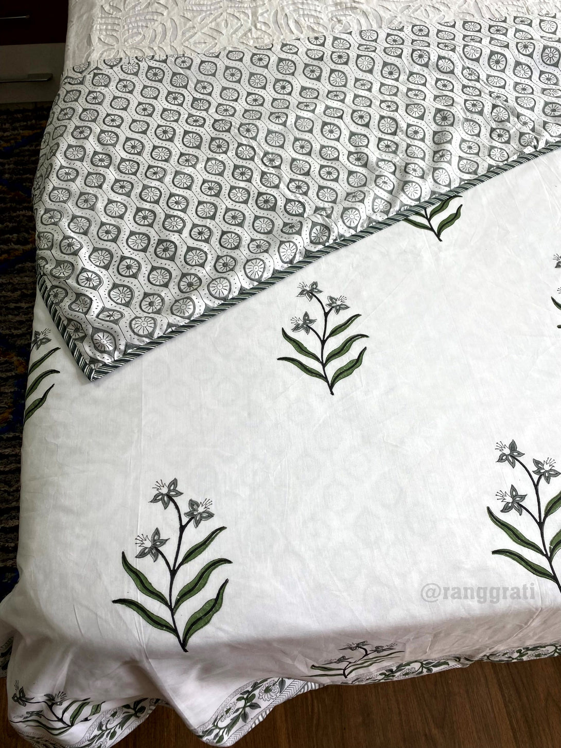 Grey Lily Floral Dohar For Single Bed Reversible In Mulmul Cotton
