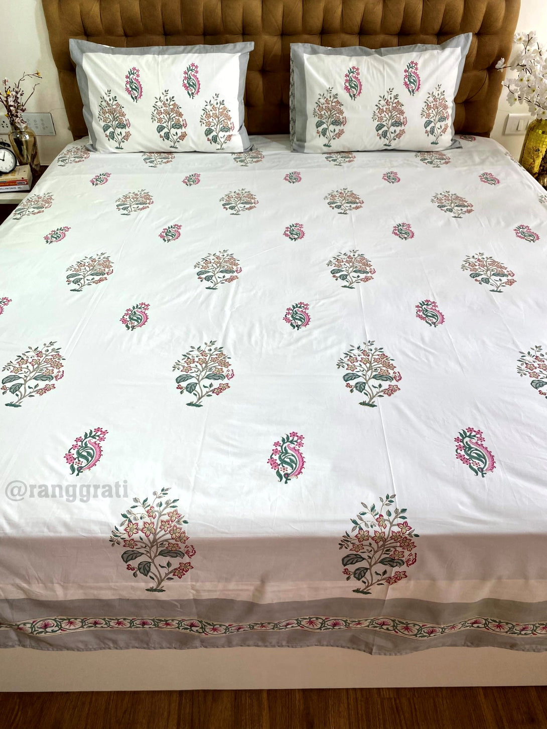 250 TC Grey Red Floral Super King Size Bedsheet Cotton Hand Block