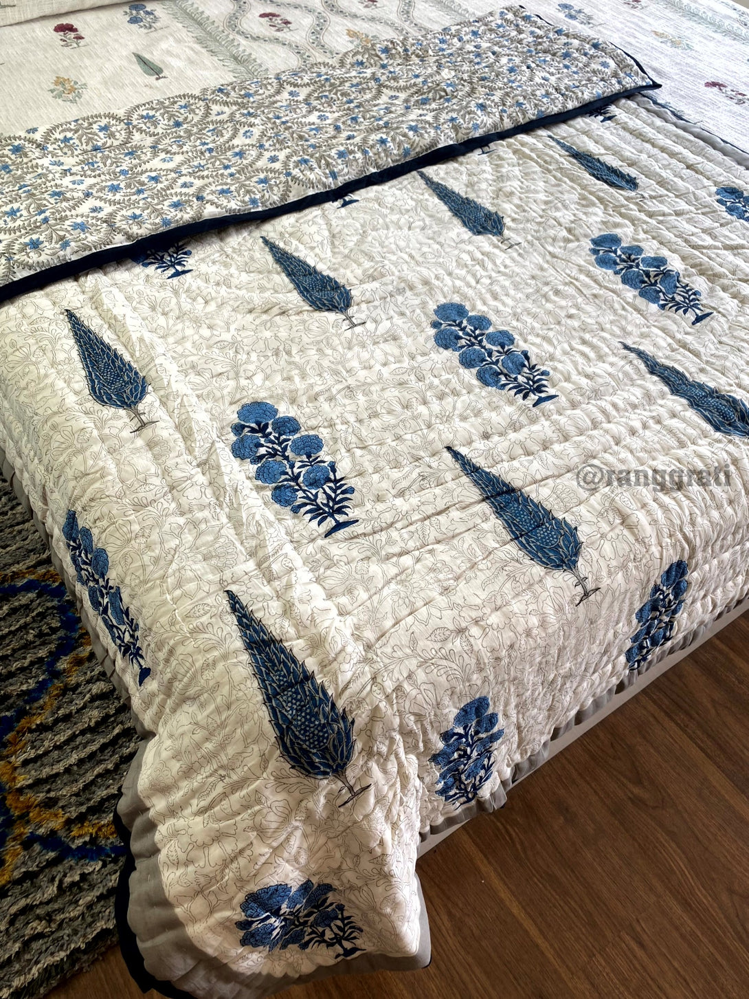Cotton Greyish Blue Floral Single Razai / Quilt