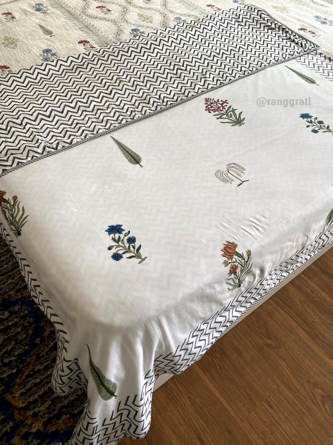 Greyish Floral Dohar For Single Bed In Mulmul Cotton Reversible - Dohar