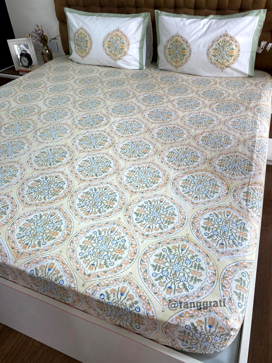 King Size Light Green Geometric Cotton Elastic Fitted Bedsheet 