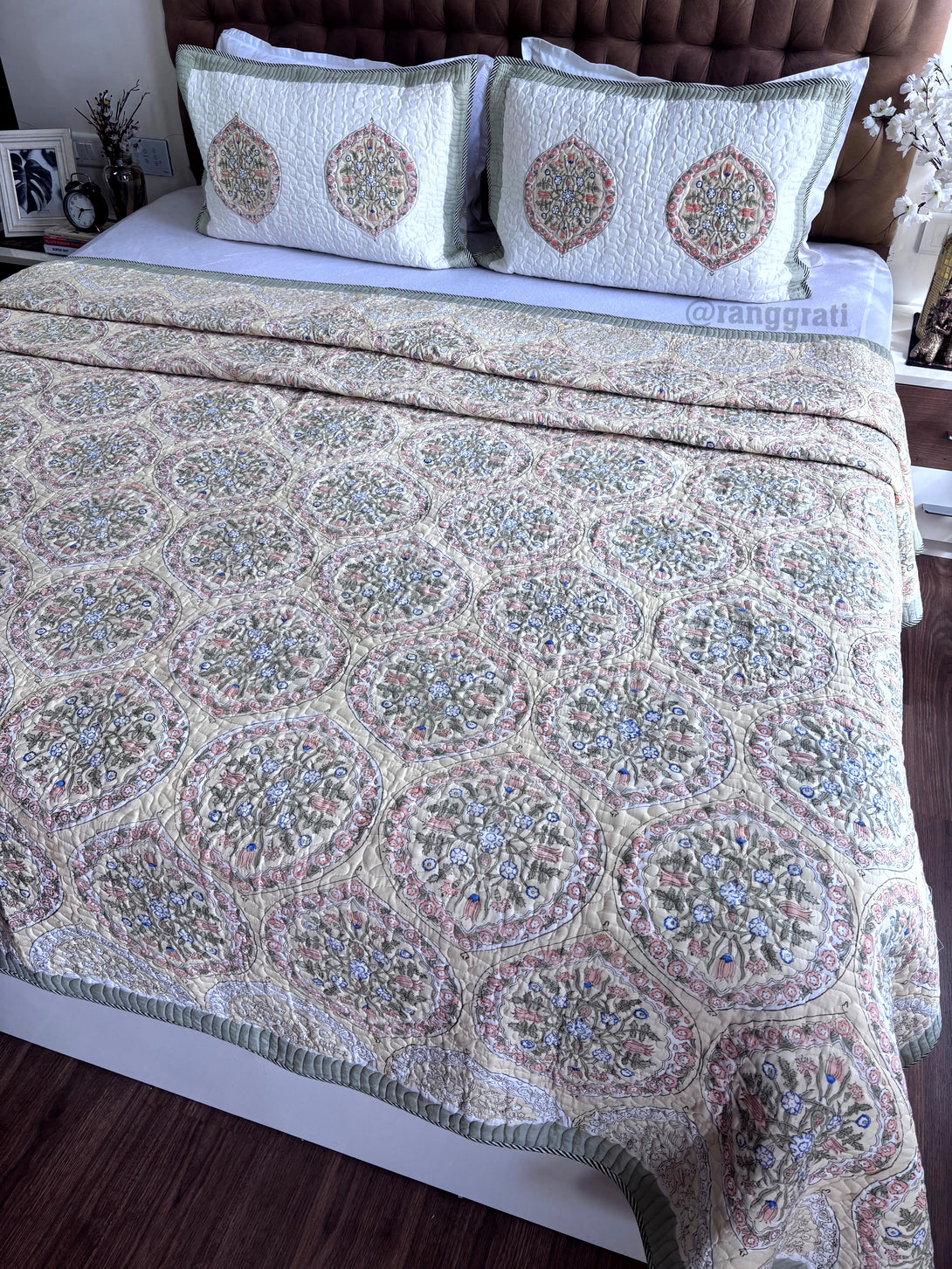 Light Green Geometric Mulmul Voile Quilted Bedcover 90 X 108(King Size)