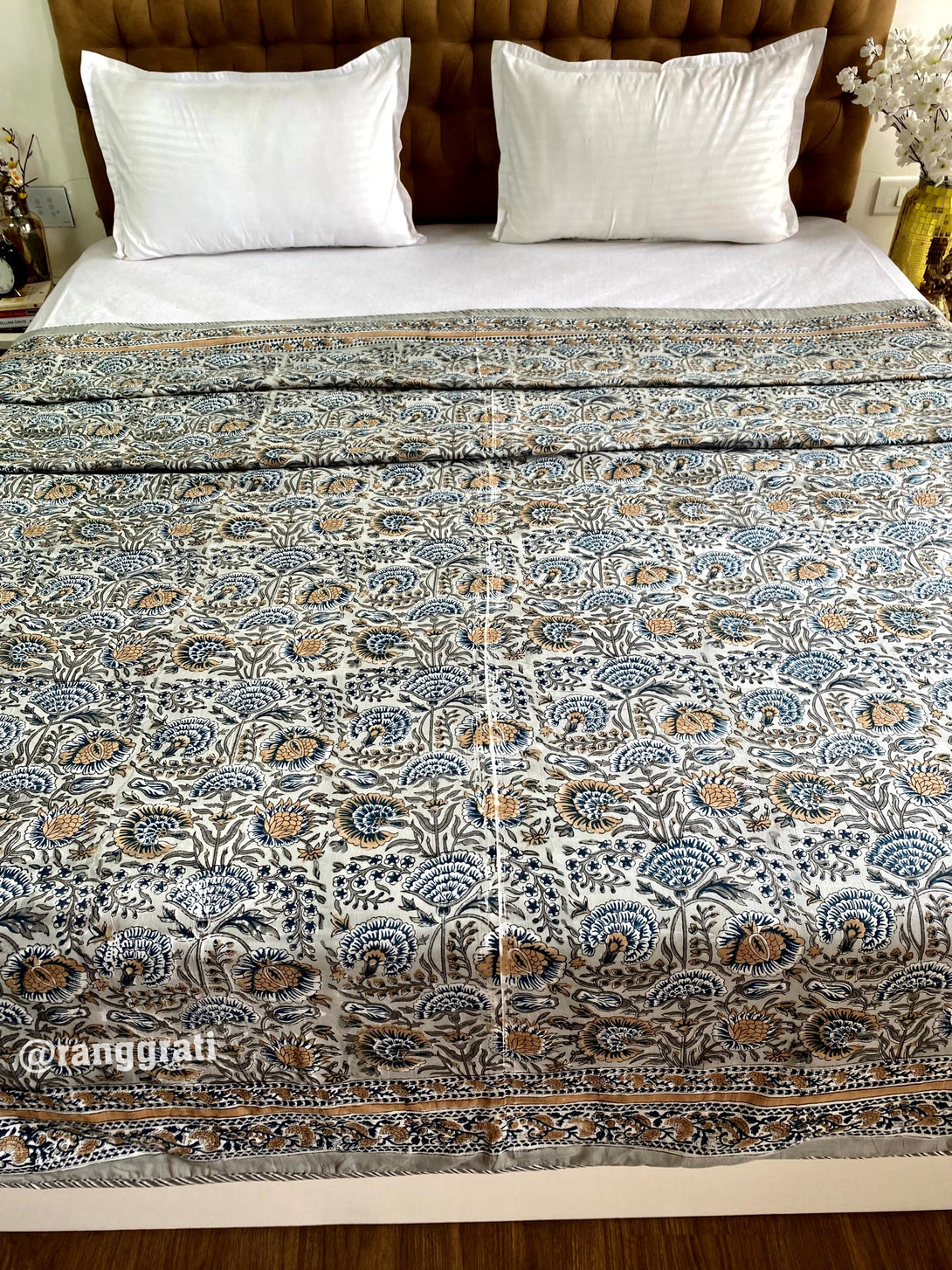 Light Grey Floral Reversible King-Size Dohar in Mulmul Cotton
