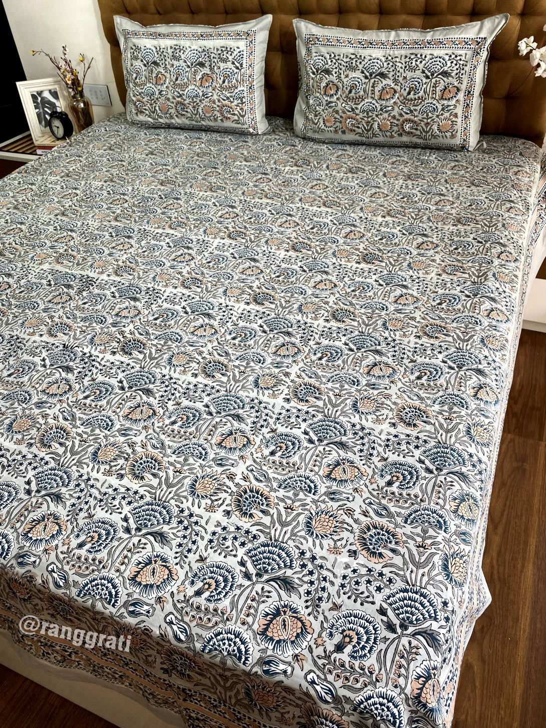 250 TC Light Grey Floral King Size Bedsheet Pure Cotton Hand Block