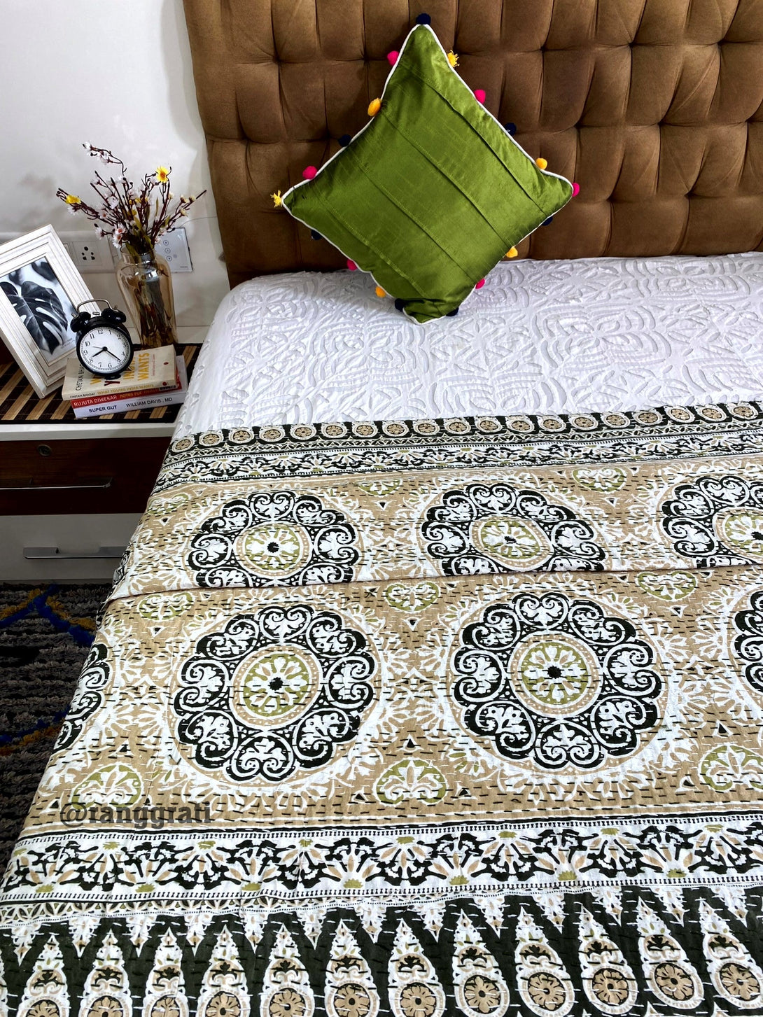 Mehndi Green Geometric Kantha Bedcover For Double Bed King Size - Bedcover