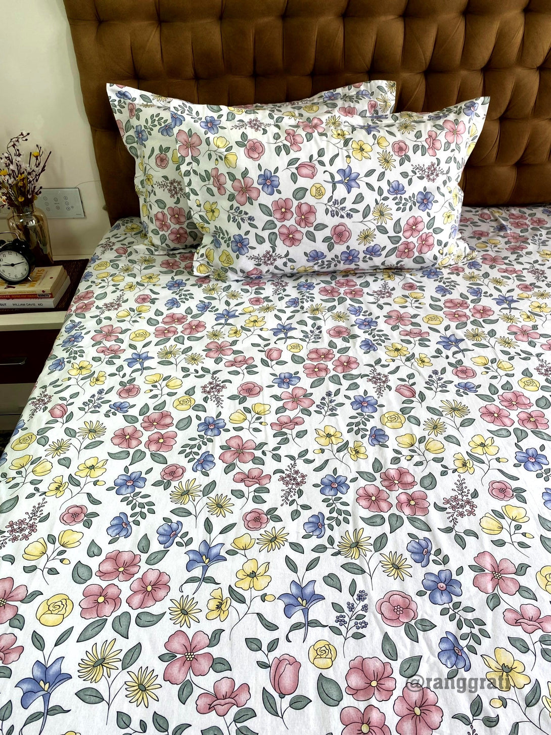 Multicolored Floral Cotton Bedsheet Queen Size 200 TC - Bedsheet