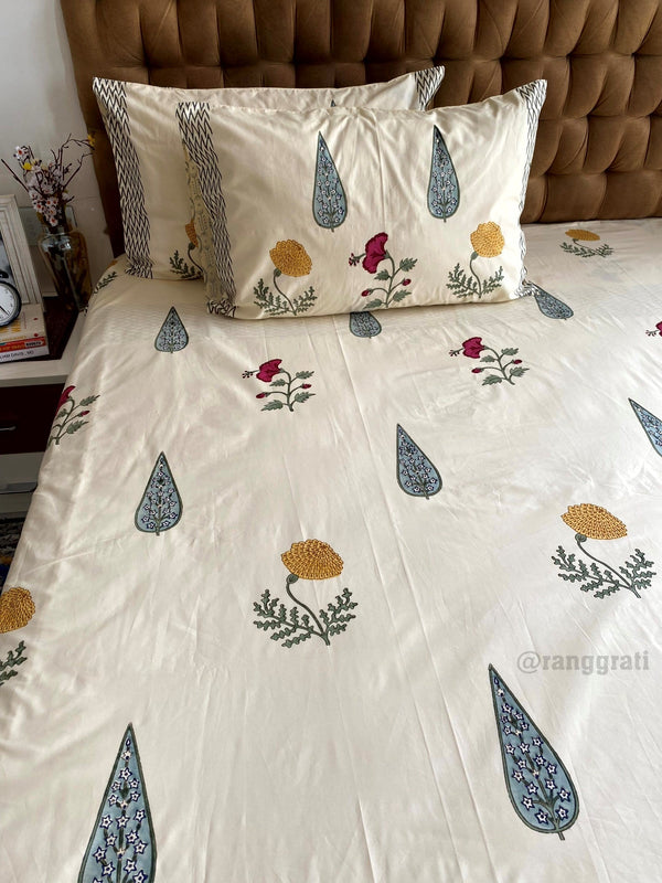 Off White Hibiscus Super King Size 250 TC Bedsheet Cotton Hand Block - Bedsheet