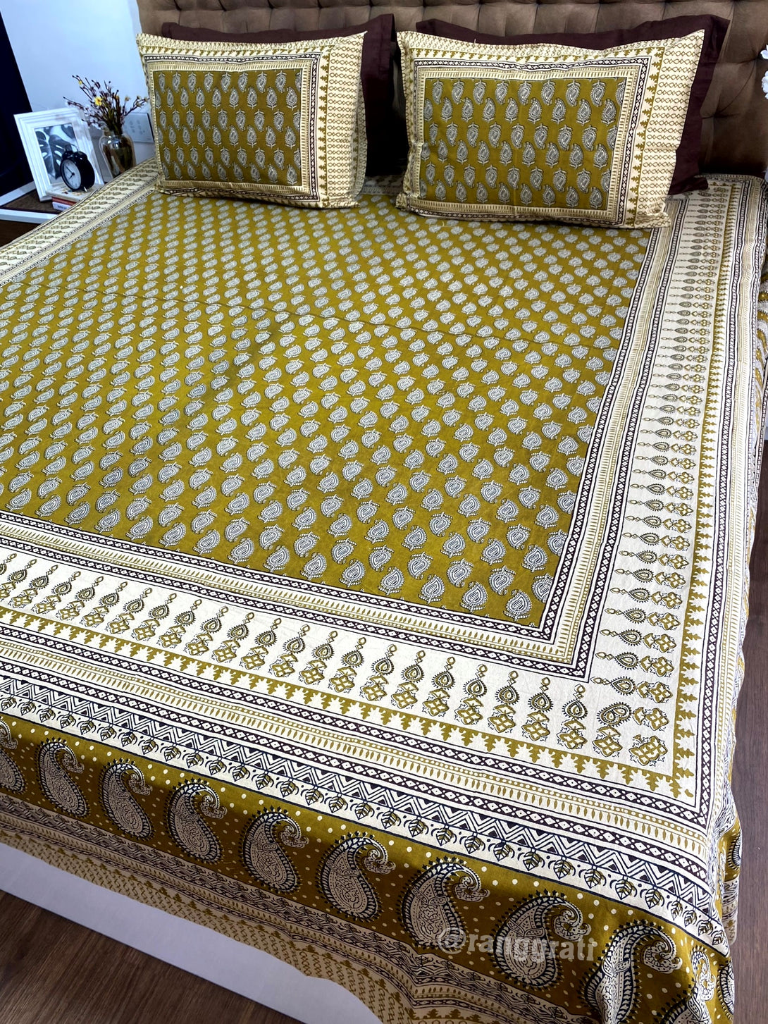 Jaipuri Cotton Olive Paisley Bedsheet King Size