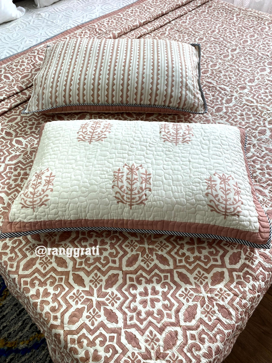 Peach Geometric Quilted Bedcover Super King 108 X 108 With Pillow Covers